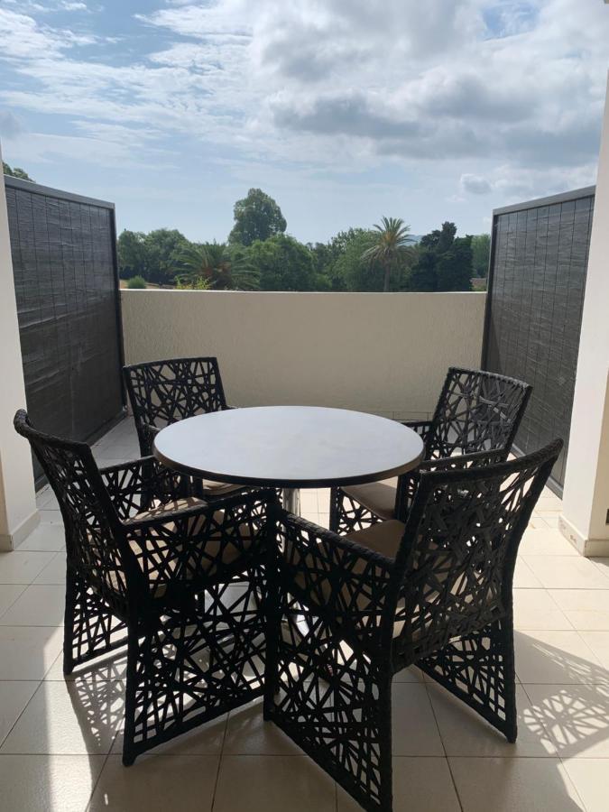 Appartement Grimaud bord de mer Extérieur photo