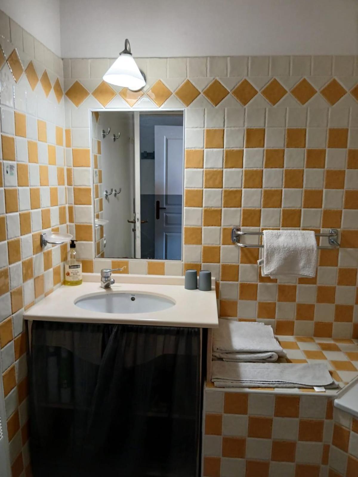 Appartement Grimaud bord de mer Extérieur photo